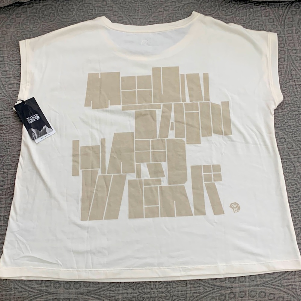 NWT mountain hardwear size M